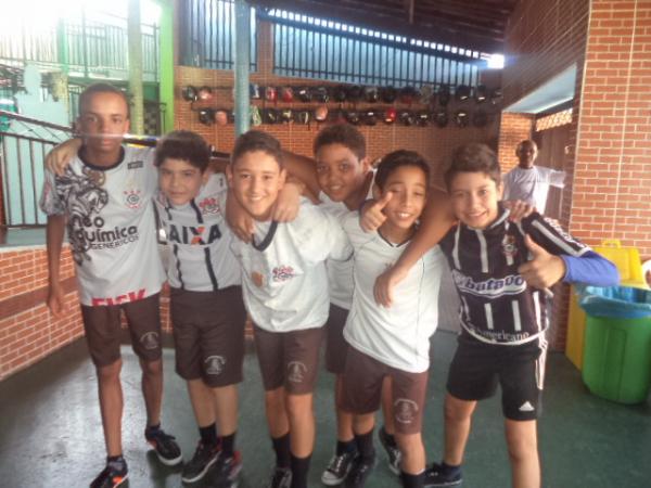 Torneio de futebol comemora anivers&aacute;rio da Escola Pequeno Pr&iacute;ncipe.(Imagem:FlorianoNews)