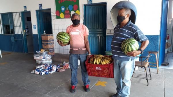Educação distribui produtos da merenda escolar nas escolas municipais