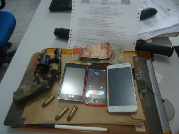 Policiais de Floriano e Barão de Grajaú efetuam prisão de suspeitos de assalto