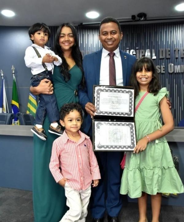 Deputado Francisco Costa e fam&iacute;lia(Imagem:Reprodu&ccedil;&atilde;o)