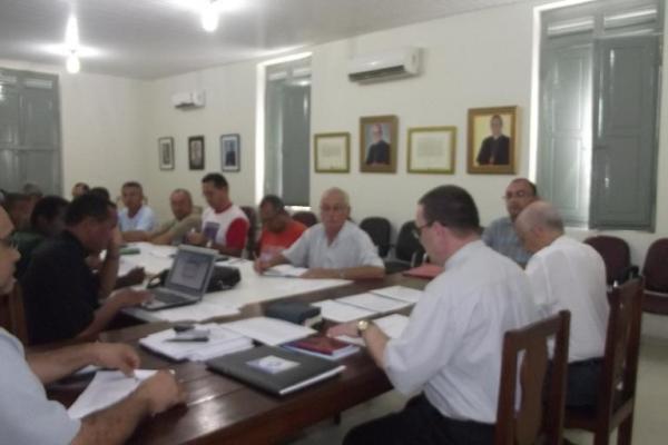 Realizado encontro com o clero em Floriano