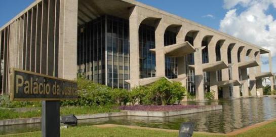 Ministério da Justiça abre processo seletivo para 44 vagas