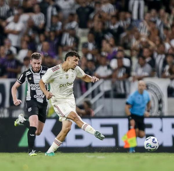 Santos procura o Flamengo e tenta contratação de Victor Hugo