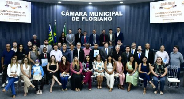 Câmara Municipal realiza sessão solene em homenagem ao Dia do Corretor de Imóveis