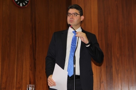 Luciano Nunes cobra pagamento de terceirizados do Estado