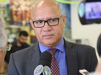 Franzé diz que coligação é quem decidirá se ele deixa o PT ou não