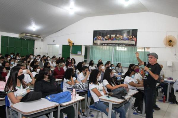 Pré-Enem Seduc realiza aula motivacional em escola de Teresina