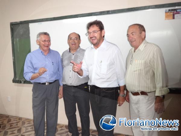 Reforma, amplia&ccedil;&atilde;o, climatiza&ccedil;&atilde;o e equipagem da Escola Municipal Martinho de Sousa Mendes.(Imagem:FlorianoNews)