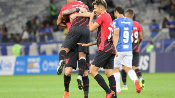 Athletico-PR supera Cruzeiro e emplaca 2ª vitória seguida como visitante no Brasileiro