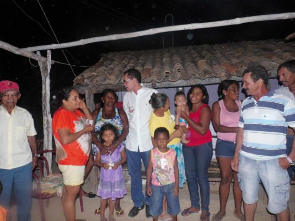 Oscar Procópio participa de reunião na zona rural de Floriano.(Imagem:Assessoria de Comunicação)