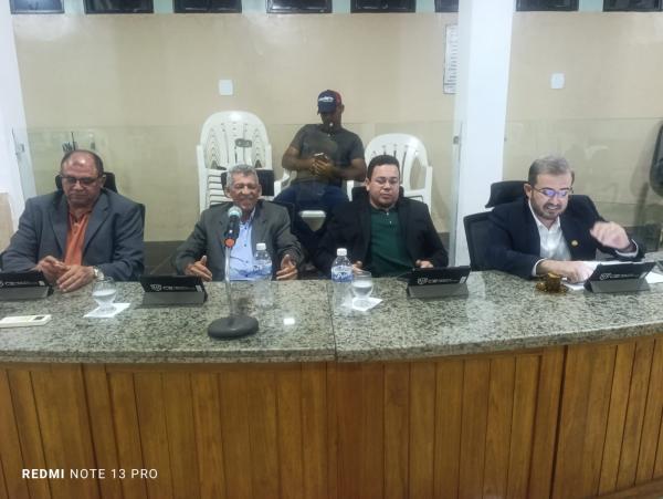 Vereador Marcus Vinicius destaca a&ccedil;&otilde;es da gest&atilde;o municipal e projetos apresentados na C&acirc;mara de Bar&atilde;o de Graja&uacute;(Imagem:FlorianoNews)