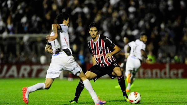 Ponte despacha São Paulo e chega a sua primeira decisão internacional