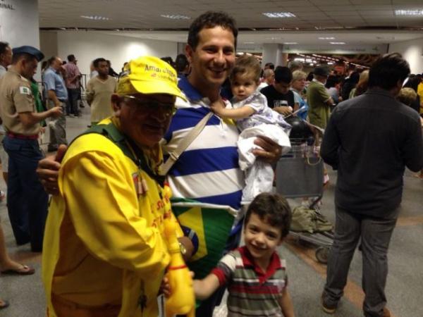Rep&oacute;rter Amarelinho desembarca em Bras&iacute;lia.(Imagem:FlorianoNews)