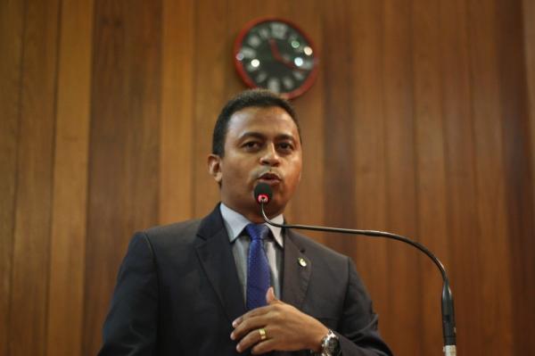 Deputado elogia iniciativa do Consórcio do Nordeste que vai baratear aquisição de material pra Saúde