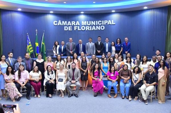 Poder Legislativo de Floriano homenageia a Enfermagem em sessão Solene