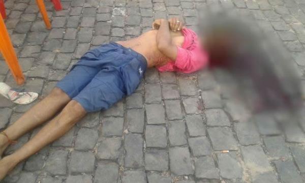 Homem é assassinado a tiros em bar no bairro Cancela.(Imagem:Ivan Nunes)