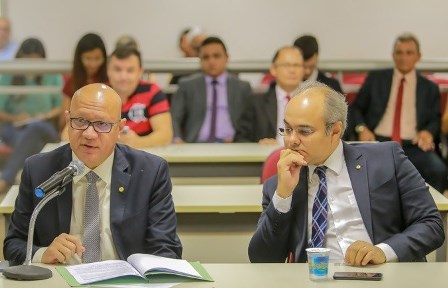 Comissão aprova projetos que protegem mulher vítima de violência doméstica