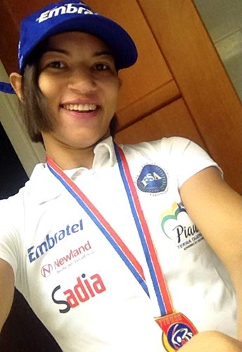 Após ouro no Grand Slam, Sarah posta foto com medalha e agradece torcida