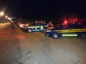 Polícia prende sete pessoas suspeitas de tráfico e roubo de carros