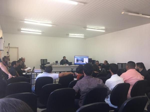 Julgamento de ex-deputado do "crime da motosserra" é suspenso no Piauí