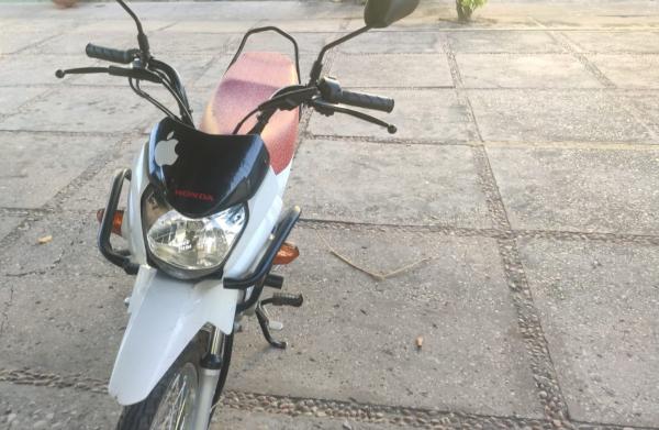 Vítima de roubo de moto recebe apoio da Polícia Militar e recupera bens roubados em Floriano