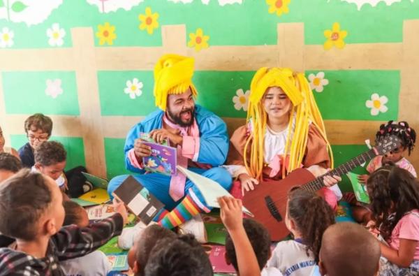 Biblioteca Itinerante encanta alunos da Escola Municipal Naila Bucar com leitura e atividade lúdica