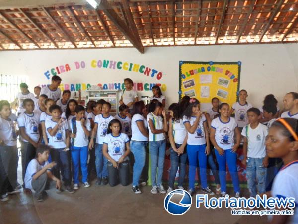 Escola Municipal Antônio Nivaldo realiza 3ª Feira do Conhecimento