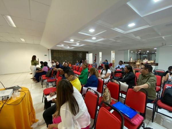 Secretaria da Saúde reúne coordenadores das 12 regionais do Piauí