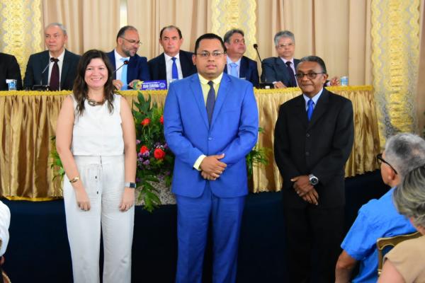 Sess&atilde;o Solene concede t&iacute;tulos de cidadania em homenagem aos 126 anos de Floriano(Imagem:CMF)