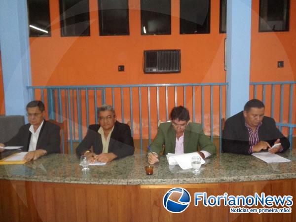 C&acirc;mara de Bar&atilde;o de Graja&uacute; faz Mo&ccedil;&atilde;o de Pesar aos familiares de Gonzaga Carvalho.(Imagem:FlorianoNews)