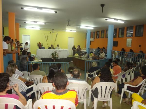 C&acirc;mara Municipal concede t&iacute;tulo Honor&iacute;fico a cidad&atilde; baronense.(Imagem:FlorianoNews)