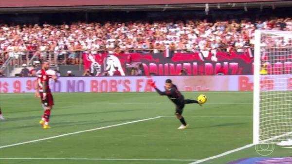 S&atilde;o Paulo x Flamengo - Melhores Momentos do 1&ordm; Tempo(Imagem:Reprodu&ccedil;&atilde;o )