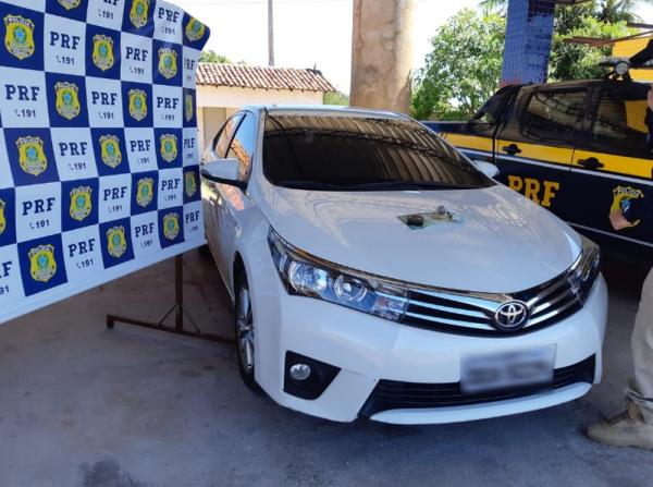 PRF autua condutor suspeito de clonar veículo e portar documento furtado do Detran no Piauí