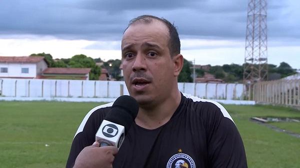 Pesso rotula arbitragem como "muito ruim" e relata que prejuízo ao Corisabbá "está direcionado"