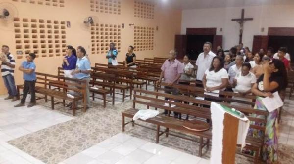 Par&oacute;quia de S&atilde;o Raimundo Nonato recebe imagem de Nossa Senhora Aparecida.(Imagem:FlorianoNews)