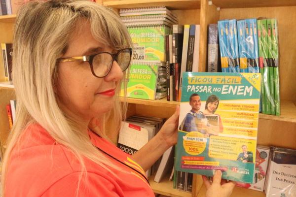 Livreiros do Salipi apostam em livros e apostilas direcionados para o Enem