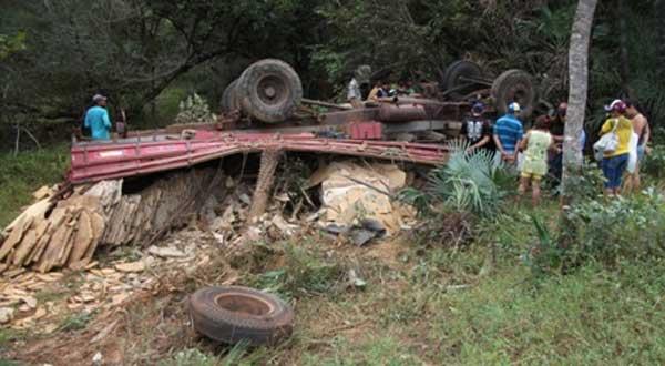 Vereador morre em acidente de caminh&atilde;o.(Imagem:Assis Lima)