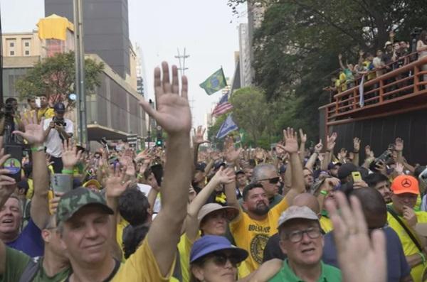 Ato na Av. Paulista é marcado por pedidos de impeachment de Moraes e críticas ao bloqueio do X