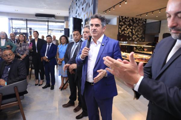 Senador Ciro Nogueira promove almo&ccedil;o de confraterniza&ccedil;&atilde;o com prefeitos piauienses.(Imagem:Divulga&ccedil;&atilde;o)