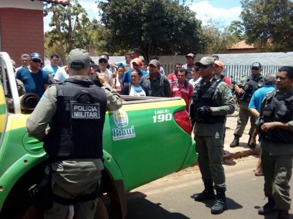 PM evitou assalto e prendeu dois suspeitos em Jos&eacute; de Freitas, no Piau&iacute;.(Imagem:Divulga&ccedil;&atilde;o/PM)