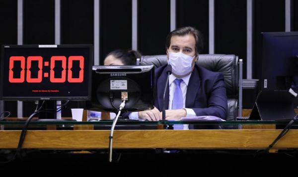 Maia diz que foco deve ser teto de gastos e reforma tributária