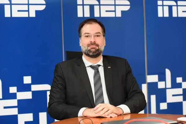 Presidente do Inep é chamado na Câmara para explicar debandada de 35 servidores