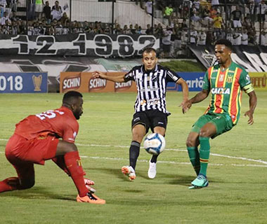 Sampaio Corrêa garante vaga inédita na final da Copa do Nordeste