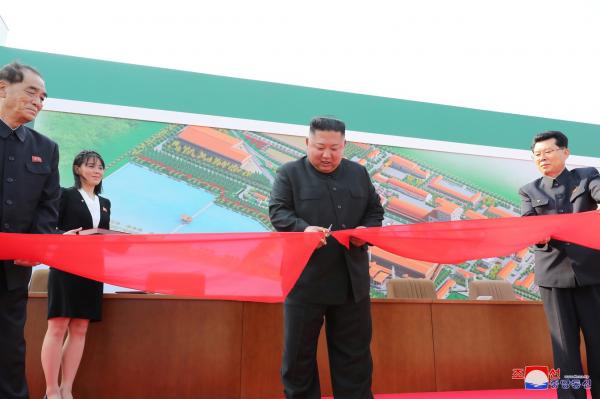 Kim Jong-un reaparece em público na Coreia do Norte após 20 dias, dizem agências