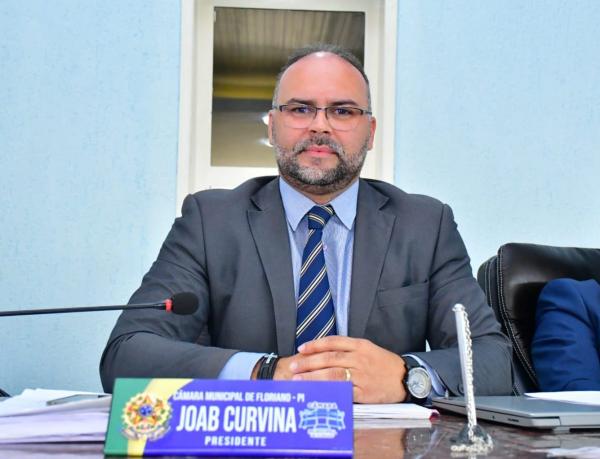 Presidente da Câmara de Floriano, Joab Curvina, parabeniza conselheiros tutelares eleitos