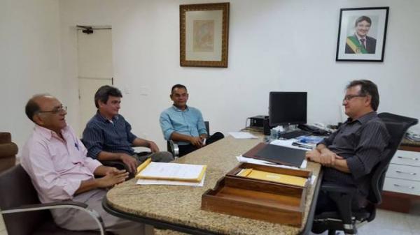 Diretório do PT de Floriano participa de reunião com secretário de Governo