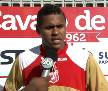 Atacante Cris é primeiro reforço do River após novo técnico