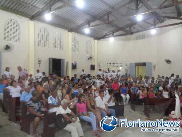 Devotos participam da prociss&atilde;o de Nossa Senhora de F&aacute;tima em Floriano.(Imagem:FlorianoNews)