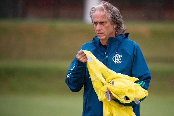 Jorge Jesus cita pandemia ao por em dúvida renovação com Flamengo