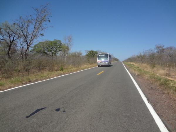 Motoristas correm risco de acidente ao dirigir nas BR&acute;s e PI&acute;s nas proximidades de Floriano.(Imagem:FlorianoNews)